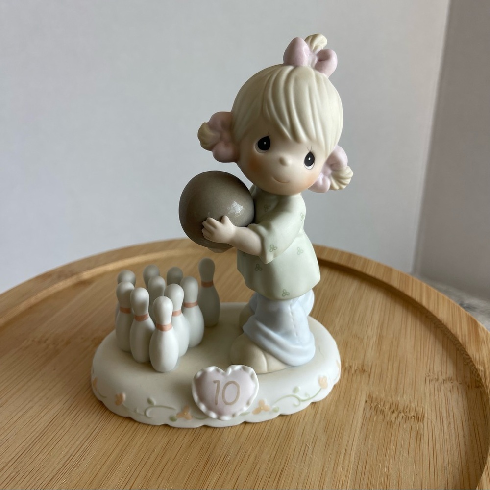 Precious Moments figurine Bowling Growing in Grace Age 10